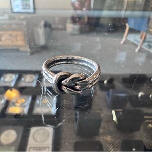 Used James Avery Silver Knot Ring